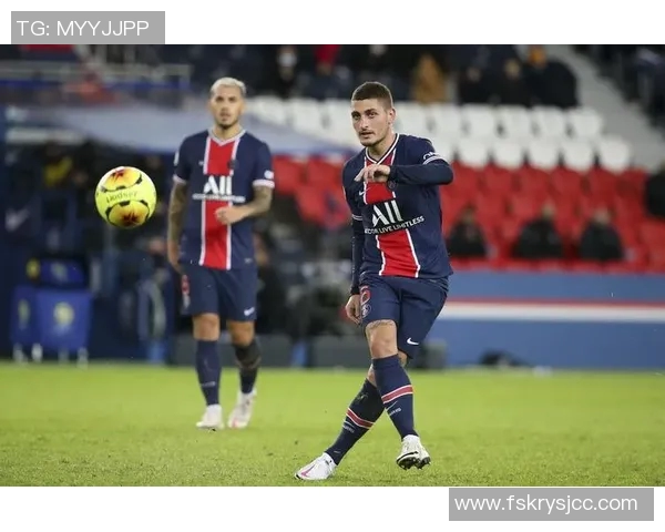 足球明星的另类魅力矮个子与独特风格的完美结合 足球明星的另类魅力矮个子与独特风格的完美结合