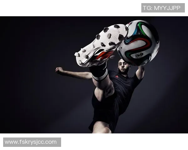 足球明星背影头像解析与图文展示，感受他们的独特魅力与风采